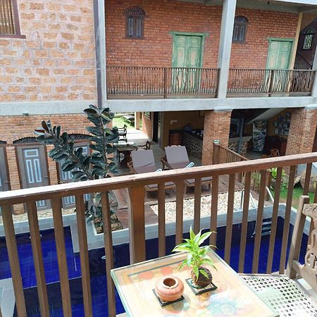 Negombo Boutique Villa Exterior foto The interior of the house