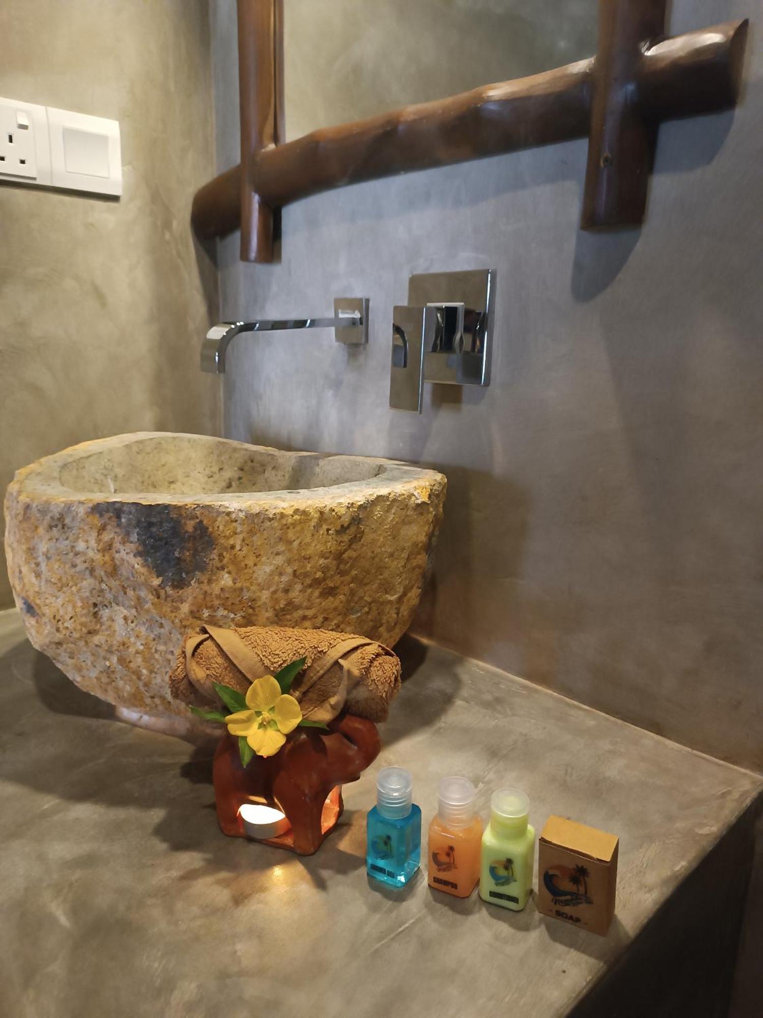 Negombo Boutique Villa Exterior foto A stone sink