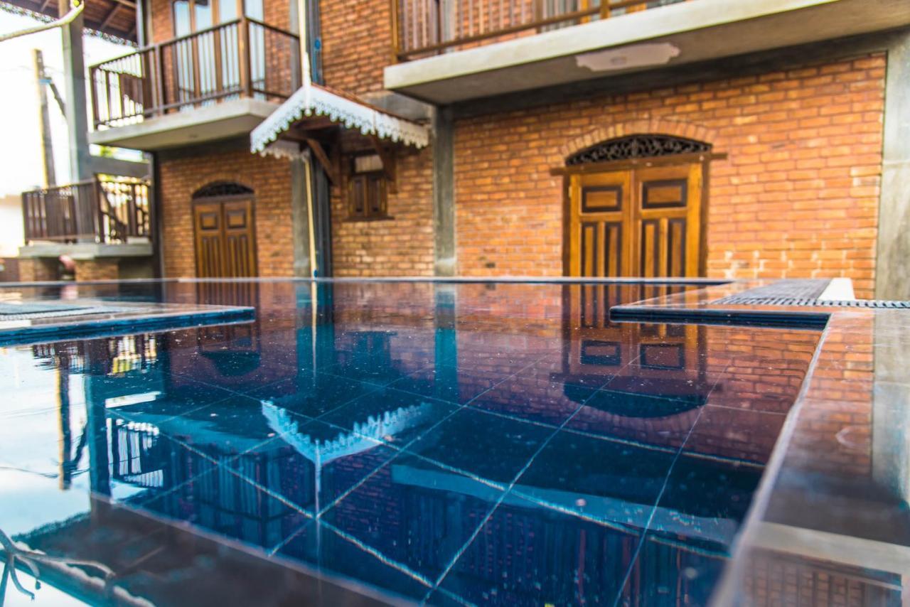 Negombo Boutique Villa Exterior foto The glass floor of the observation deck