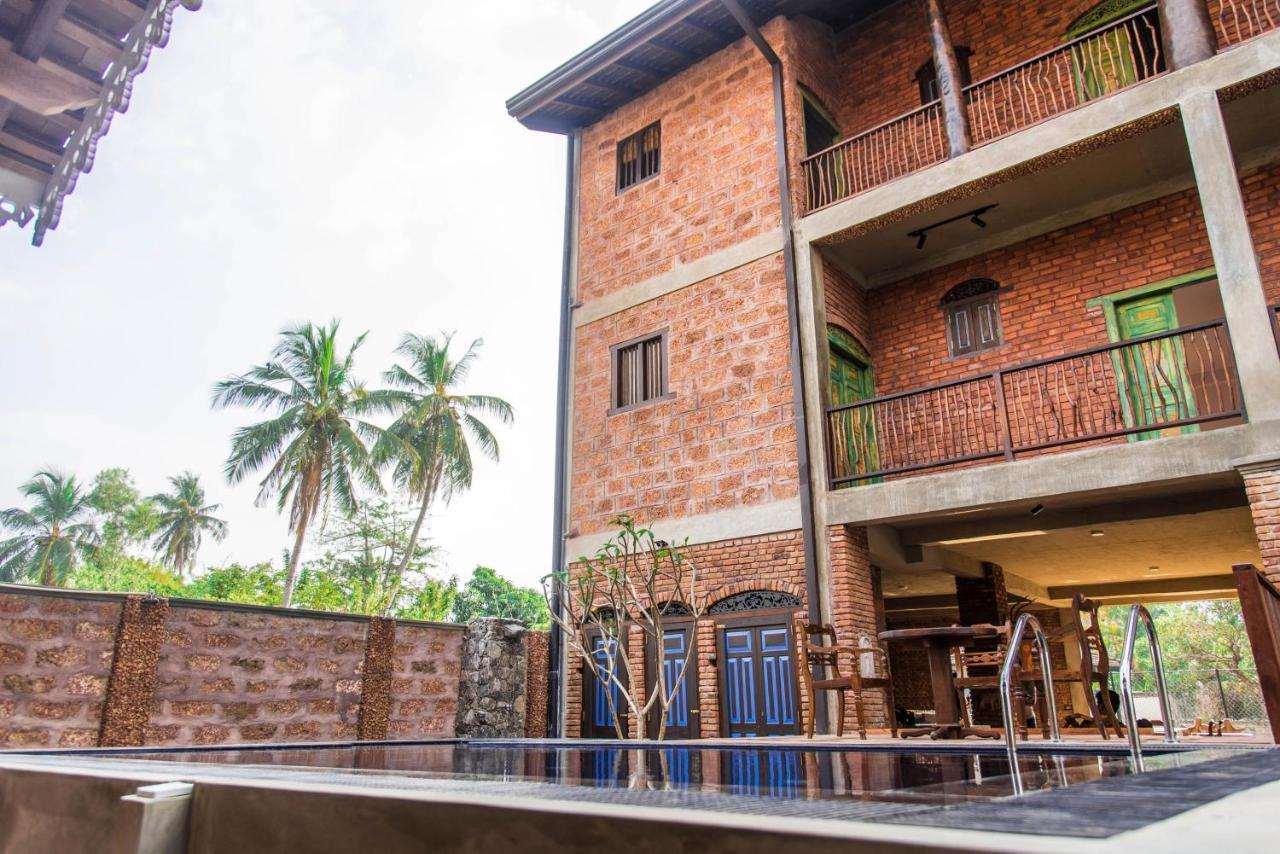 Negombo Boutique Villa Exterior foto The Faculty of Architecture