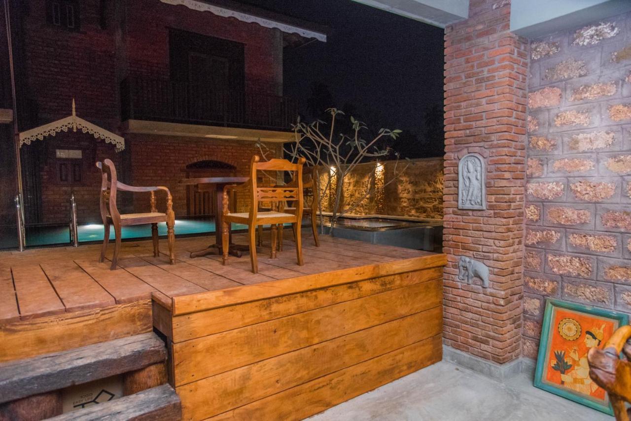 Negombo Boutique Villa Exterior foto The terrace of the house